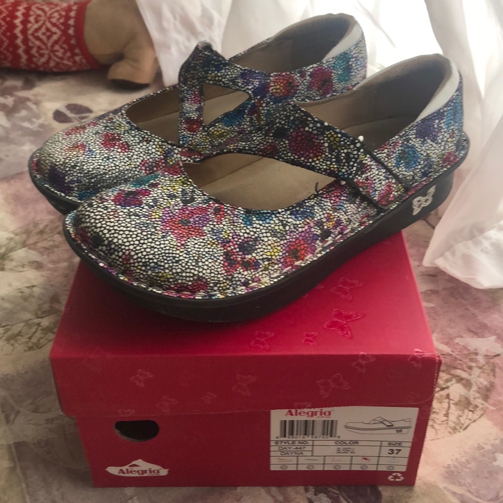 GUC Algeria Dayna Mary Jane Clogs Size 37